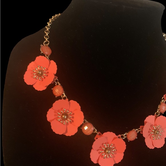 Set of Necklace and Earrings - Coral Color - Picture 2 of 6